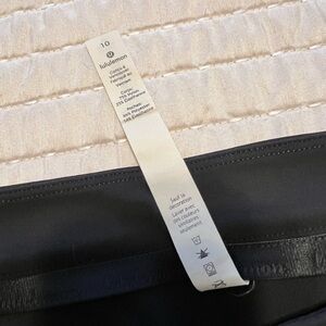 Lululemon Black on the move pants